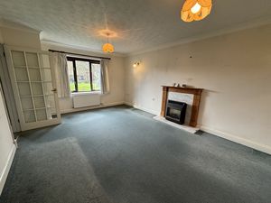 Lounge- click for photo gallery